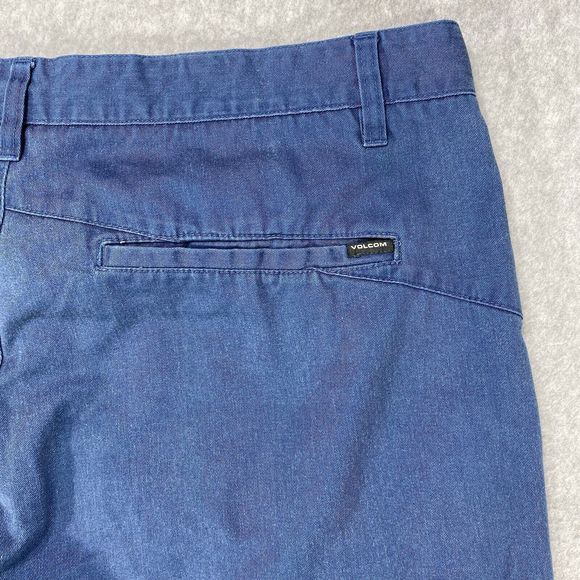 Volcom Pants Mens Size 38x31 Blue Chino Golf Casual Workwear - Picture 8 of 16